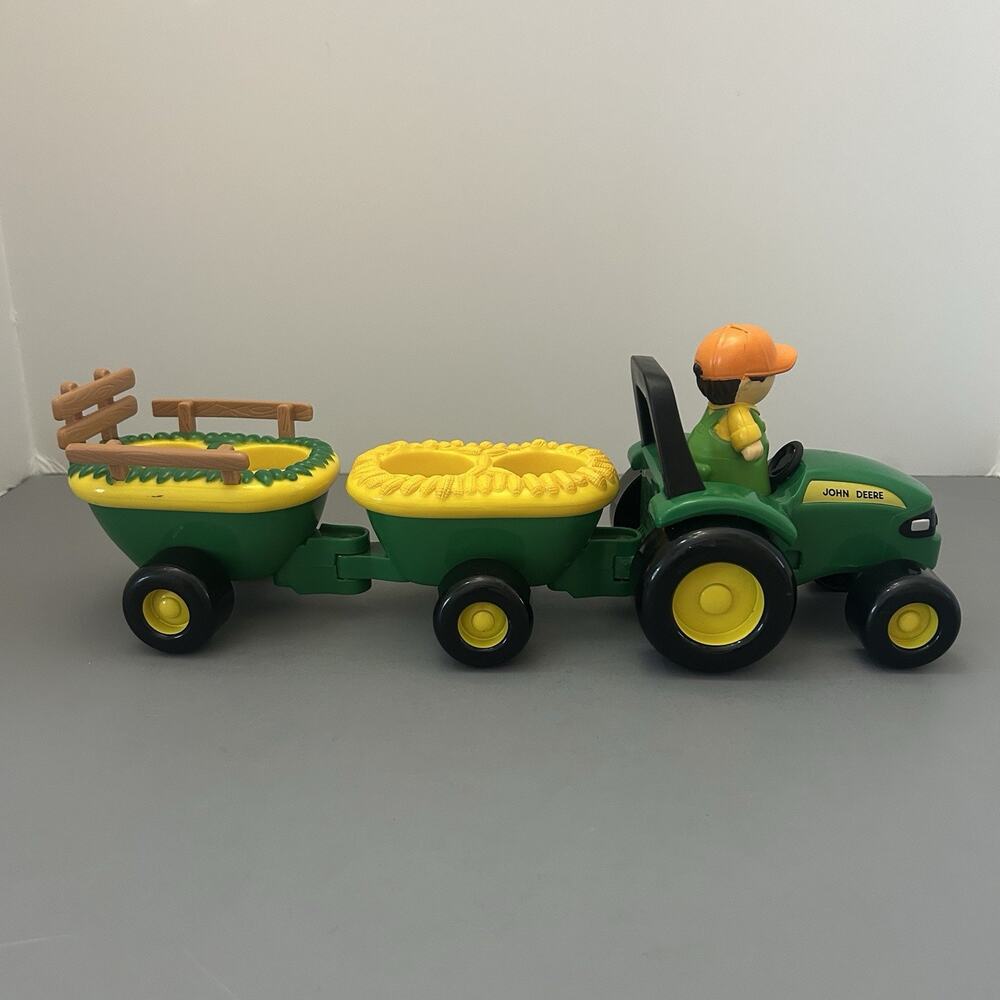 ERTL John Deere Animal Sounds Hayride Set Toy Tractor Wagon and Farmer